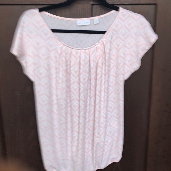 NY&Co Pink and white patterned dress shirt. - Picture 2 of 5